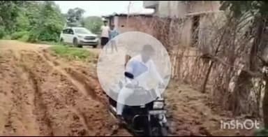 कटकमसांडी: कटकमसांडी में बारिश से सड़कें बेहाल, ग्रामीणों ने ज़िला प्रशासन से की मरम्मत की मांग