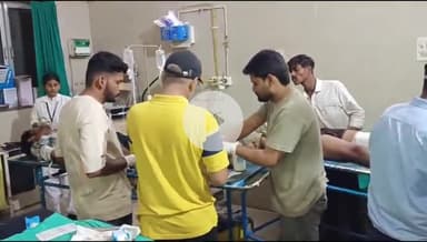 बांसवाड़ा: आनन्दपुरी कस्बे के पास दो बाइक की आमने-सामने भिड़ंत में दो युवकों को पैर पर लगी चोट, एमजी अस्पताल में उपचार जारी