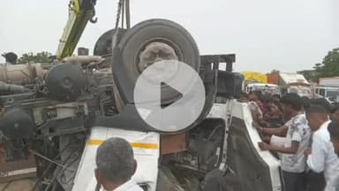 हमीरगढ़: सोनियाणा में ट्रेलर पलटने से यातायात व्यवस्था ठप, हाईवे पर लगा जाम