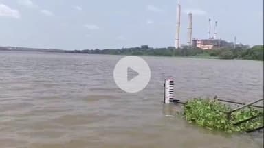 लाडपुरा: कोटा में बैराज बना खतरे का पिकनिक स्पॉट, पानी के विहंगम दृश्य देखने के लिए उमड़ी भीड़, जान जोखिम में डाल रहे लोग