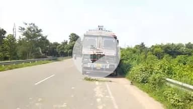 କେସିଙ୍ଗା: ବୋରିଆ ଗାଁ ନିକଟରେ ଅଜଣା ଗାଡ଼ି ଧକ୍କାରେ ହେଲପର(ଖଳାସୀ)ଗୁରୁତର ଆହତ l