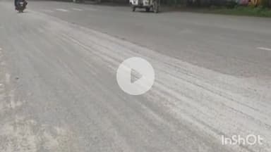 कोरबा: #जनसमस्या# बारिश शुरू होते ही शहर की सड़कों से बाहर आने लगी बजरी, जगह-जगह बने गड्ढे, लोगों को चलने में हुई मुश्किल