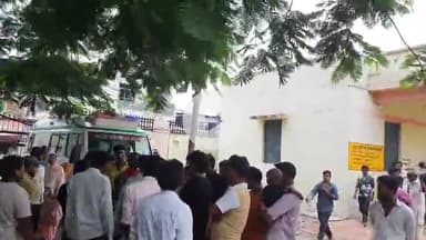 रामपुर: ज़िला अस्पताल की मोर्चरी में युवक के शव के पोस्टमार्टम को लेकर दो पक्षों के बीच हुई झड़प, पुलिस ने कराई सुलह