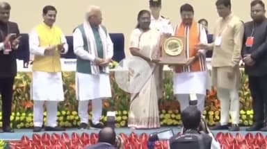 इंदौर: इंदौर के सुपर लीग श्रेणी में प्रथम आने पर कलेक्टर आशीष सिंह ने दी बधाई, बताया गर्व की बात