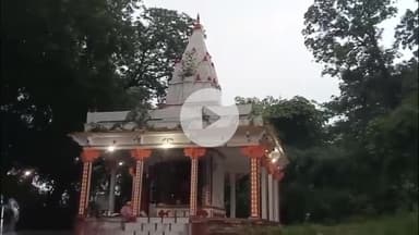 जयसिंहपुर: प्राचीन शिव मंदिर जयसिंहपुर में सप्तमी का व्रत रखने के दौरान महिलाओं ने सूर्य भगवान का विधि विधान से पूजन-अर्चन किया