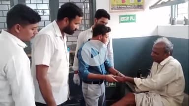 हसनपुर: कालाखेड़ा गांव के पास तेज रफ्तार ई-रिक्शा अनियंत्रित होकर पलटी, तीन लोग घायल, एक की हालत गंभीर