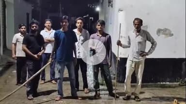 अमरोहा: अमरोहा में बदमाशों के खौफ से गांव रामपुर घना में ग्रामीण बने पहरेदार, पुलिस दे रही सुरक्षा का भरोसा