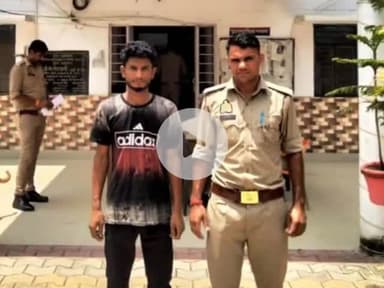 नौगावां सादात: नौगांवा थाना पुलिस ने पोक्सो एक्ट में फरार वांछित आरोपी को गिरफ्तार कर किया चालान