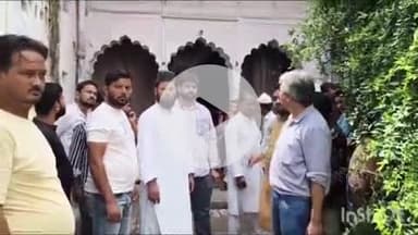 कोल: सराय रहमान में 2 पक्षों के बीच 1 मकान को लेकर विवाद, एक पक्ष ने दूसरे पर दबंगई का लगाया आरोप, मकान पर हुआ कब्जा