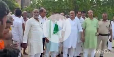 फतुहा: स्थानीय विधायक सह पूर्व मंत्री डॉ रामानंद यादव ने प्रखंड के बाढ़ प्रभावित क्षेत्रों का दौरा किया