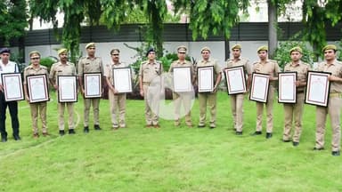 रामपुर: ऑपरेशन परवाह में रामपुर पुलिस को मिला प्रथम स्थान, SP ने सिविल लाइन कार्यालय पर कर्मियों को किया सम्मानित