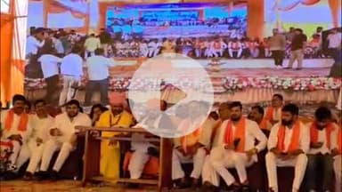 करनैलगंज: प्रतिभा सम्मान समारोह में बृजभूषण सिंह ने कहा- बाप मर गया, रोने वालों और दूसरों की बुराई करने वालों से हमेशा रहें दूर