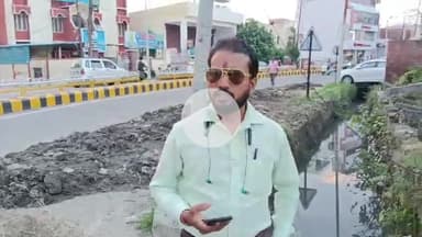 वार्ड नं 12 के सभासद अशोक बाबू साहब ने कहा नगर पालिका परिषद अच्छी साफ़ सफाई करा रही है