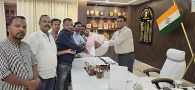 सिमडेगा: वीर शहीद थॉमस सोरेंग फुटबॉल टूर्नामेंट को लेकर एसपी से की मुलाकात, सुरक्षा व्यवस्था का दिया आश्वासन