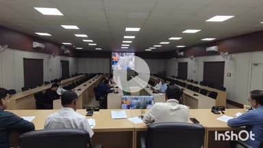 जमुई: जिलाधिकारी ने सभा कक्ष में मतदान पुनरीक्षण कार्य की समीक्षा बैठक की, दिए आवश्यक दिशा-निर्देश