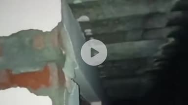 कादीपुर: मोहम्मदाबाद गांव में आकाशीय बिजली गिरने से मकान हुआ क्षतिग्रस्त, बाल-बाल बचे लोग