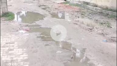 जौनपुर: सुक्खीपुर से बुद्धिकरपुर मार्ग पर बड़े-बड़े गड्ढे, स्थानीय लोग परेशान