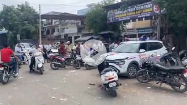 ਜਲੰਧਰ 1: ਮਕਸੂਦਾ ਮੰਡੀ ਵਿਖੇ ਠੇਕੇਦਾਰ ਦੀ ਗੁੰਡਾਗਰਦੀ ਤੋਂ ਪਰੇਸ਼ਾਨ ਵੱਖ-ਵੱਖ ਐਸੋਸੀਏਸ਼ਨ ਨੇ ਕੀਤੀ ਮੀਟਿੰਗ, ਮਾਰਕੀਟ ਬੰਦ ਕਰਨ ਦੀ ਦਿੱਤੀ ਚਿਤਾਵਨੀ