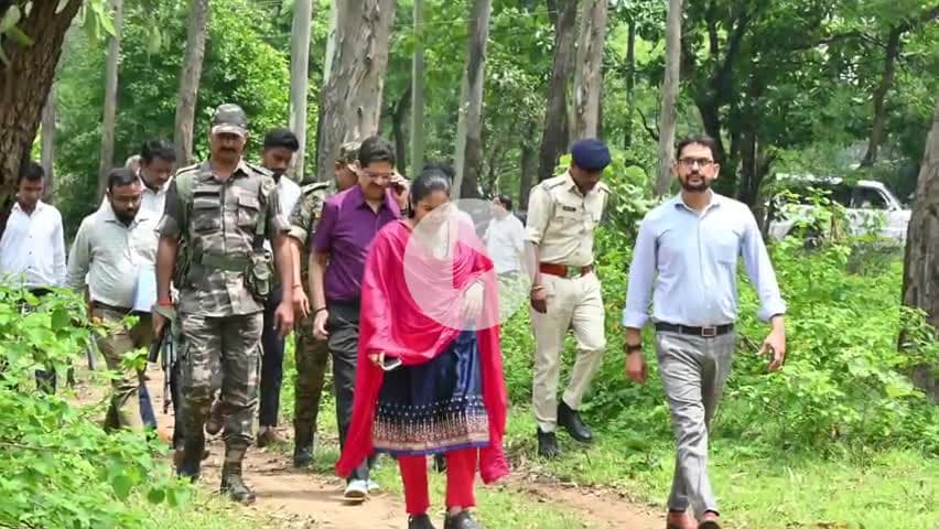 मयूरहंड: उपायुक्त ने अम्बा टाँड़ में मनरेगा पार्क का उद्घाटन और निरीक्षण किया