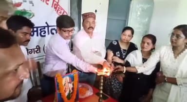 गोगरी: केडीएस कॉलेज गोगरी में ‘वन महोत्सव सप्ताह’ का आयोजन, पौधरोपण कर किया जागरूक