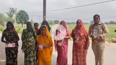 जौनपुर: महिला सुरक्षा और सशक्तिकरण को लेकर जौनपुर पुलिस ने मिशन शक्ति फेज-5.0 के तहत चलाया जनजागरूकता अभियान