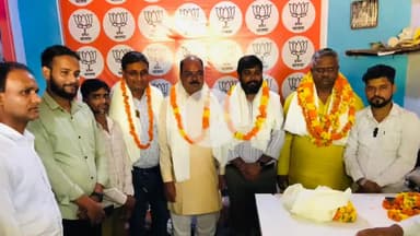 बरेली: शक्ति केंद्र संयोजक शारिक अब्बासी के कार्यालय पर अनुसूचित जाति जनजाति आयोग के सदस्य को किया गया सम्मानित