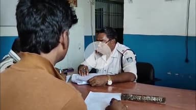 सतना के धवारी में जेवर साफ करने आए ठग ने सोने की अंगूठी और चैन की चोरी की, पीड़ित ने थाने में शिकायत दर्ज कराई