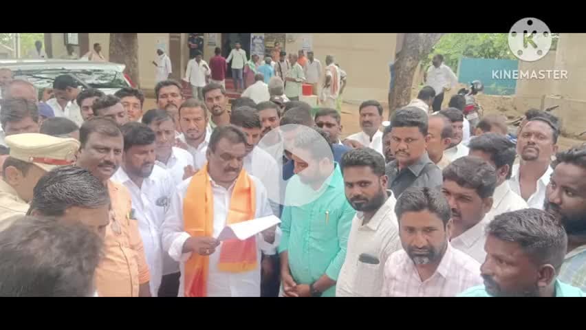అడ్డ గూడూరు: దళిత బంధు నిధులు విడుదల చేయాలని ఎమ్మెల్యే మందుల సామేలుకు దళిత బందు లబ్ధిదారులు వినతి
