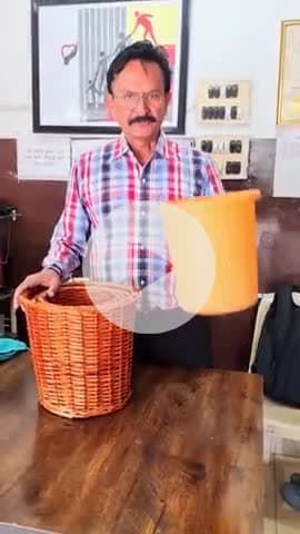 प्लास्टिक की डस्टबिन उपयोग न करें! बेंत या बांस के डस्टबिन उपयोग करें.