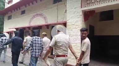 लाडपुरा: कोटा में मोहर्रम जुलूस में युवक पर चाकू से हमला करने वाले आरोपियों को गिरफ्तार किया, पुलिस ने कोर्ट में पेश किया