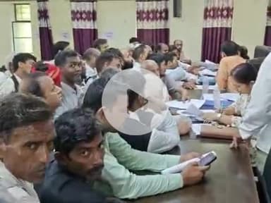 करछना: करछना तहसील परिसर में आयोजित संपूर्ण समाधान दिवस पर आई 115 से अधिक शिकायतें, लेकिन एक भी शिकायती पत्र का नहीं हुआ समाधान