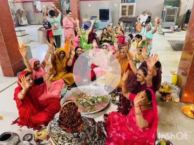 श्योपुर: शिव भक्ति में डूबे शिवभक्त बना रहे सवा लाख पार्थिव शिवलिंग, पाली रोड स्थित रामजानकी मंदिर में चल रहा है अनुष्ठान