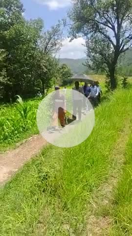 आज कांग्रेस के जिला पंचायत सदस्य सिमकुना से सरोज आर्य के रैली मैं समर्थक जाते हुवे...