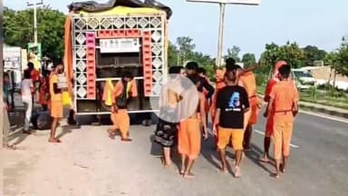 तरबगंज: बड़ी संख्या में कावड़ियों के आगमन को लेकर पुलिस सतर्क, नवाबगंज से अयोध्या जाने के लिए वाहनों का प्रवेश वर्जित