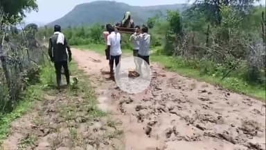 पवई: सड़क न होने से नरकीय जीवन जीने को मजबूर पिपरिया तिवारी के दलित बस्ती के लोग, #jansamasya