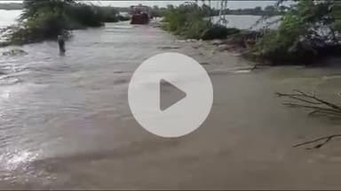 पीपलदा: करवाड़ सुकनी नदी पुलिया पर पानी आने से क्षेत्र में लगातार बारिश के कारण मार्ग हुआ अवरुद्ध