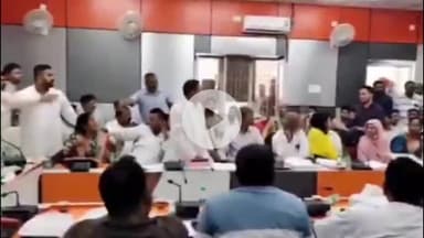 कोल: क्वार्सी, पीलीभीत में जिला कृषि अधिकारी के साथ बदसलूकी की निंदा, प्रदीप चौहान ने मुख्यमंत्री के नाम जिलाधिकारी को सौंपा