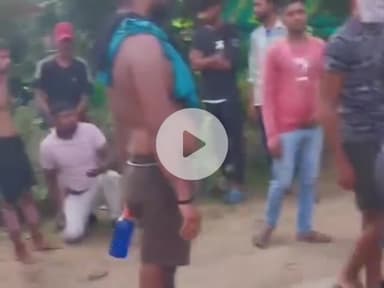 हसनपुर: हसनपुर रोड पर कांवड़ियों को बाइक सवार ने मारी टक्कर, हंगामे के बाद लगवाई उठक बैठक