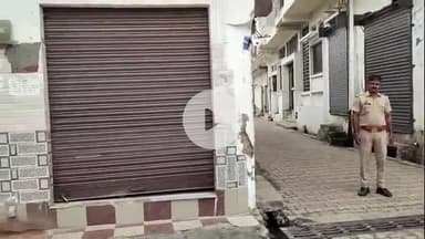 अमरोहा: कांवड़ यात्रा को लेकर पुलिस हुई अलर्ट, डिडौली कोतवाल हरीश वर्धन सिंह ने मांस की दुकानों को कराया बंद