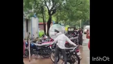 सिरोंज: शासकीय अस्पताल में एम्बुलेंस न मिलने से किशोर की मौत, डॉक्टर सहित अन्य को कारण बताओ नोटिस जारी