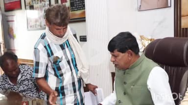 कुरवाई: क्षेत्र के एक दर्जन से अधिक नागरिकों ने विभिन्न समस्याओं के समाधान के लिए विधायक को दिए आवेदन