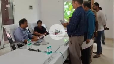 नौगावां सादात: नौगांवा तहसील में समाधान दिवस का हुआ आयोजन, एसडीएम व अन्य अधिकारियों ने सुनी लोगों की समस्याएं