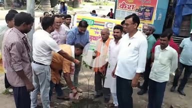 रफीगंज: डाक बंगला स्थित इफको बाजार में कृषक गोष्ठी एवं नीम पौधारोपण कार्यक्रम का आयोजन