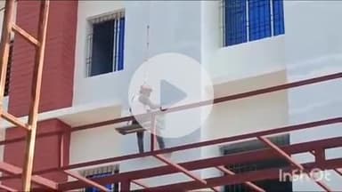 गोपालगंज: सदर अस्पताल परिसर में बन रहे नए भवन में मजदूरों की सुरक्षा नहीं, जान जा सकती है, लापरवाही!