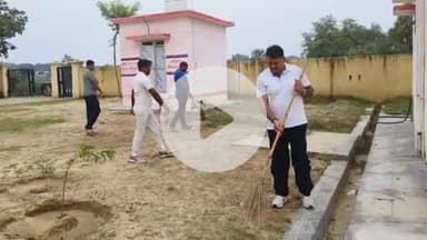 मंझनपुर: कौशांबी के सभी थानों और चौकियों में पुलिस वालों ने चलाया सफाई अभियान