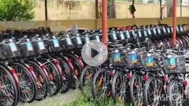 उज्जैन शहर: शासकीय उत्कृष्ट माध्यमिक विद्यालय माधव नगर में विद्यार्थियों के लिए साइकिल वितरण का कार्य शुरू