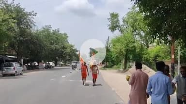 नौगावां सादात: हरिद्वार से जल लेकर अपनी मंजिल की ओर बढ़ते शिव भक्तों का नौगांवा क्षेत्र में भाजपाइयों ने किया जोरदार स्वागत