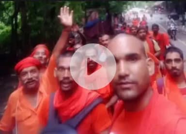 सुल्तानपुर: मिठनेपुर से नागेश्वरनाथ धाम के लिए कांवड़ यात्रा: भोलेनाथ के जयकारों के बीच श्रद्धालुओं का जत्था रवाना