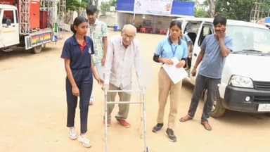 कोडरमा: सीएच स्कूल के पास स्वास्थ्य शिविर में 19 लोगों की हुई मुफ्त कान सर्जरी: जिला प्रशासन और इंपैक्ट इंडिया का आयोजन