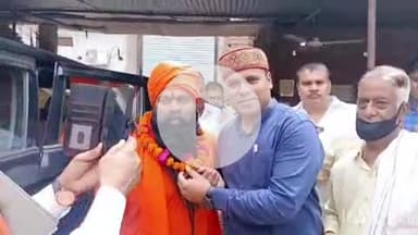 औरैया: तिलक नगर मोहल्ले में पहुंचे सनातन हिन्दू वाहनी के प्रदेश अध्यक्ष, बोले- संगठन का उद्देश्य जाति-पात का भेदभाव मिटाना है